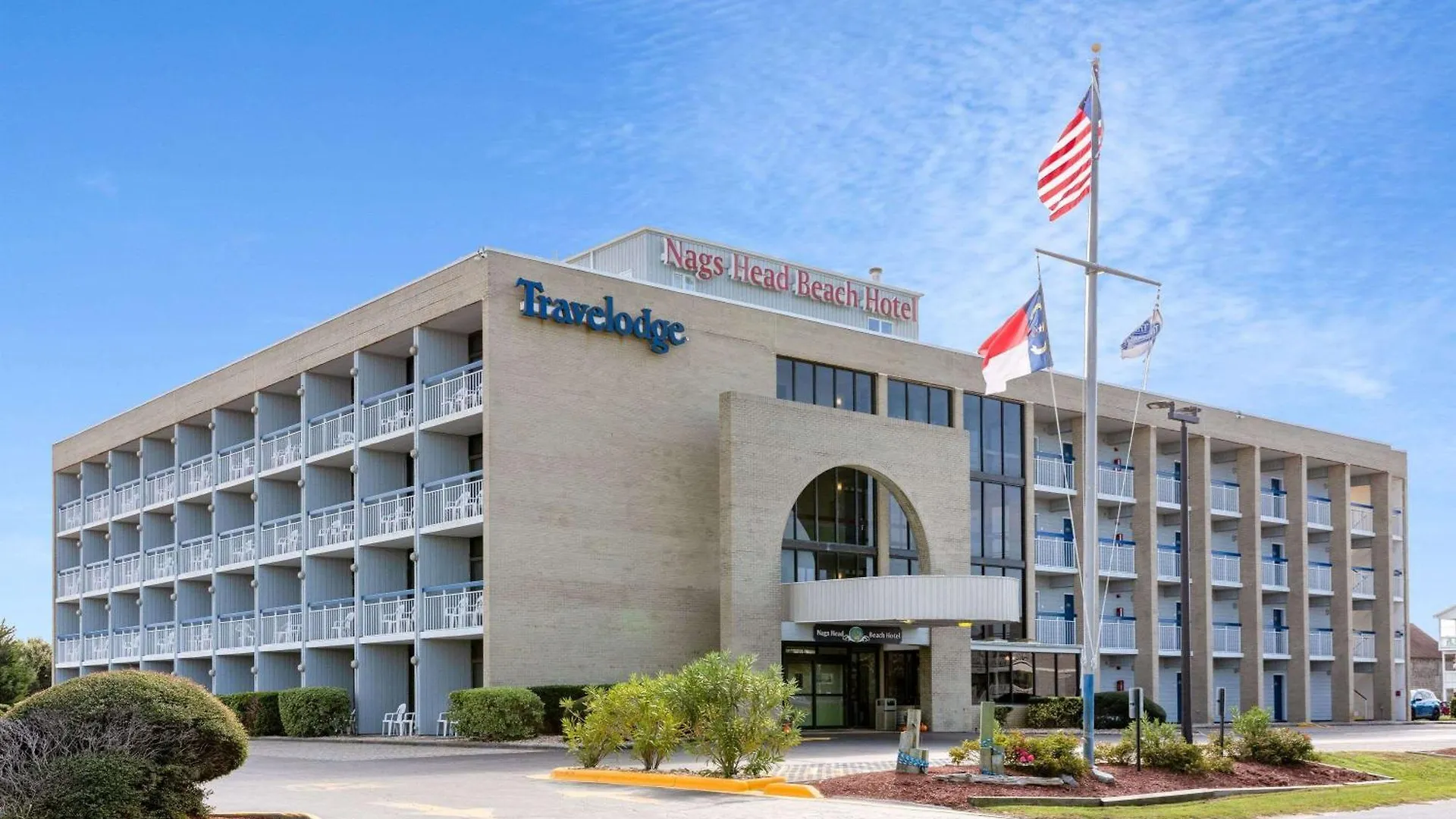 4 Central Hotels Near Jockey's Ridge State Park That Stand Out